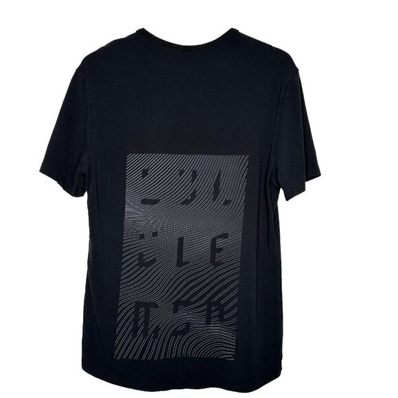 Lululemon 5 Year Basic Tee Shirt Size M Black Design Pullover Crew neck - Picture 2 of 8